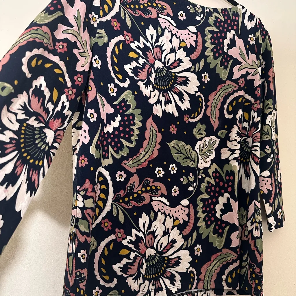 Ann Taylor floral 3/4 sleeve multicolor top size small NWT - Image 3
