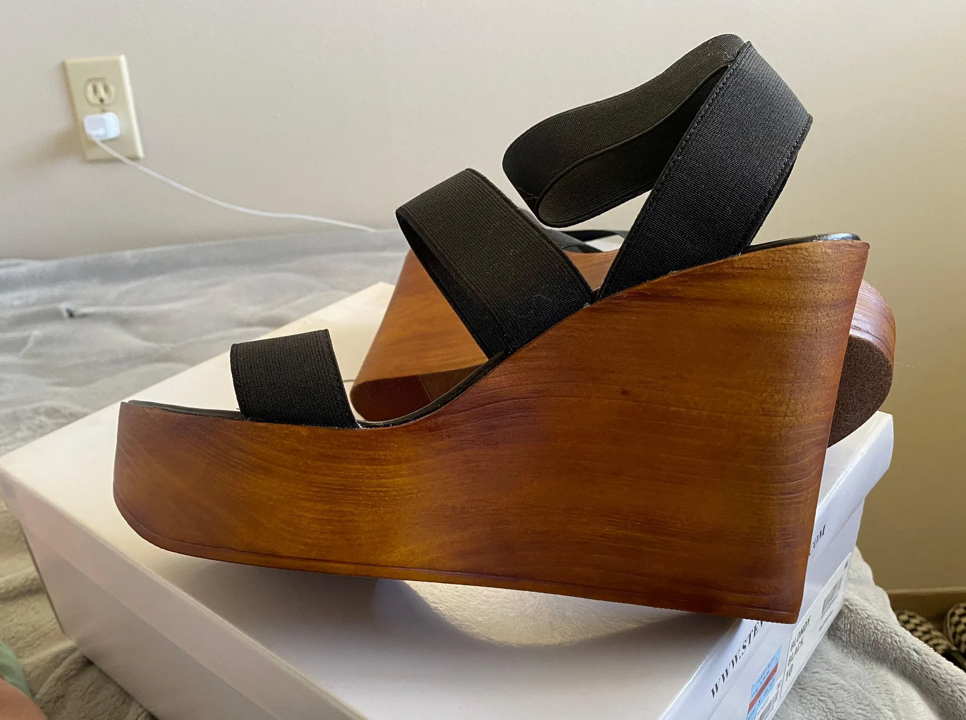 Blondy Black Wedge - Image 4