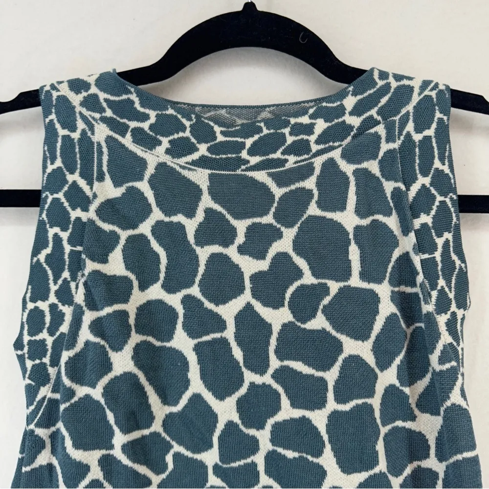 Ann Taylor Giraffe Print Viscose Shell Size XS - Image 2