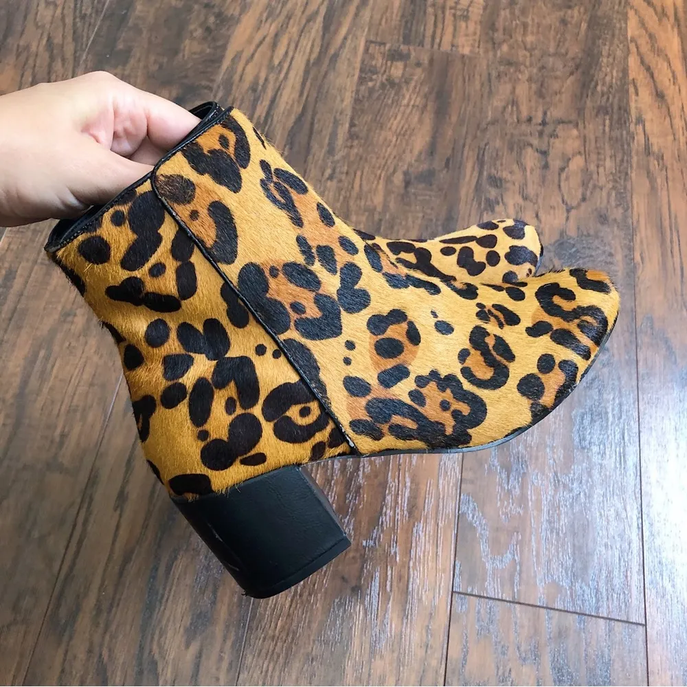 Urban Outfitters • Thelma Leopard Print Ankle Boot calf hair block heel - Image 9