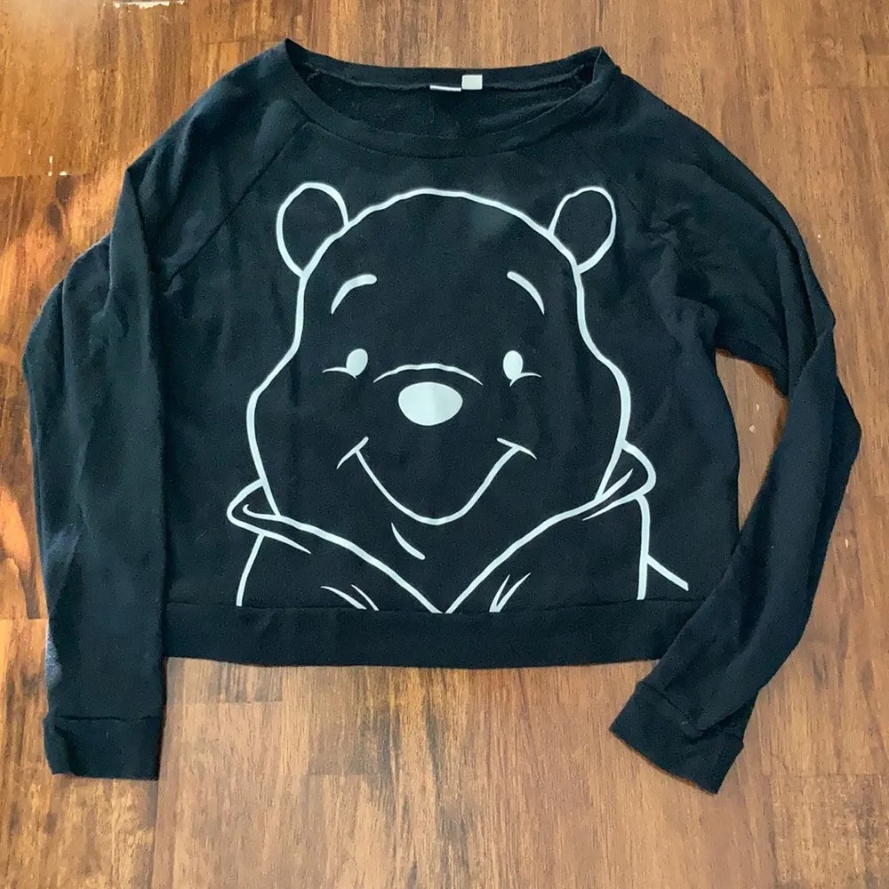 Disney Winnie the Pooh Graphic Boatneck Sweater Black Size Medium Mom Like New - Image 9