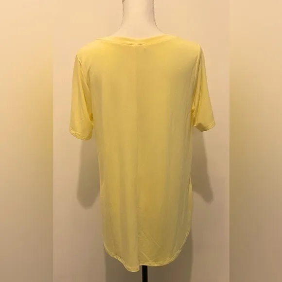 Zenana Short Sleeve Yellow V Neck T Shirt‎ Size Large New Without Tags - Image 3