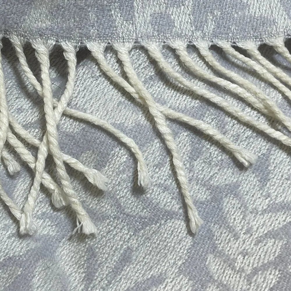 Loft Scarf Grey Lavender Cream Floral Fringe Rectangle 70" X 21 - Image 5