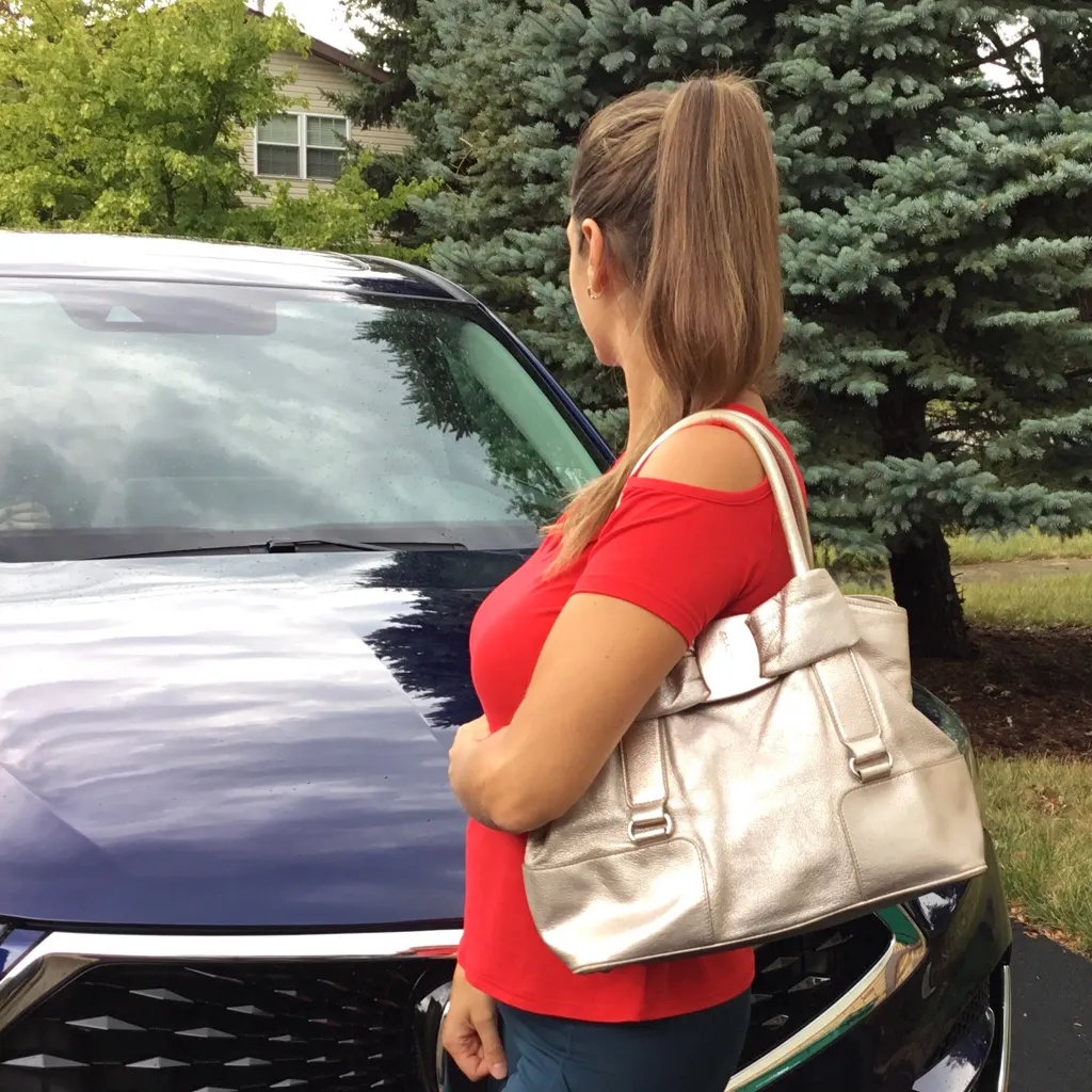 Salvatore Ferragamo DRESS bag 🌹🌹🌹 - Image 3