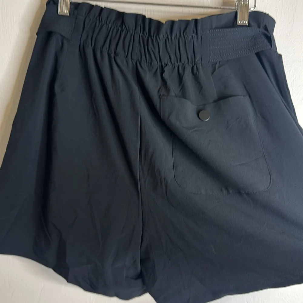 Athleta ladies skyline paperbag tie waist shorts in black size 12 - Image 9