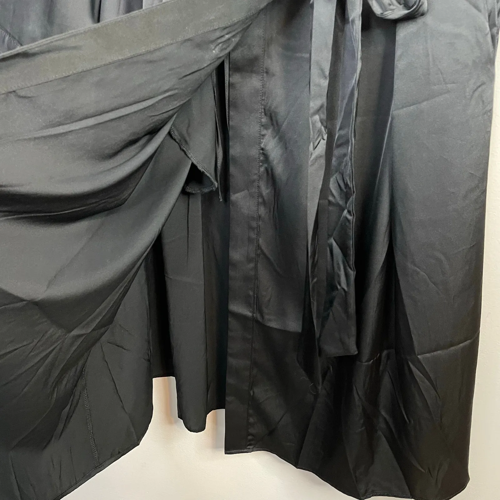 Fox & Royal City Chic Long Black Satin Robe Classic Minimalist Plus Size 18 M - Image 7