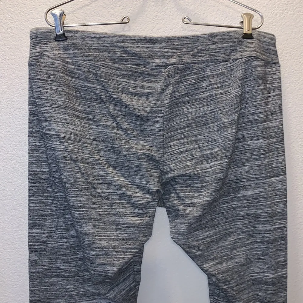 Time & Tru grey capri athletic leggings XL - Image 6