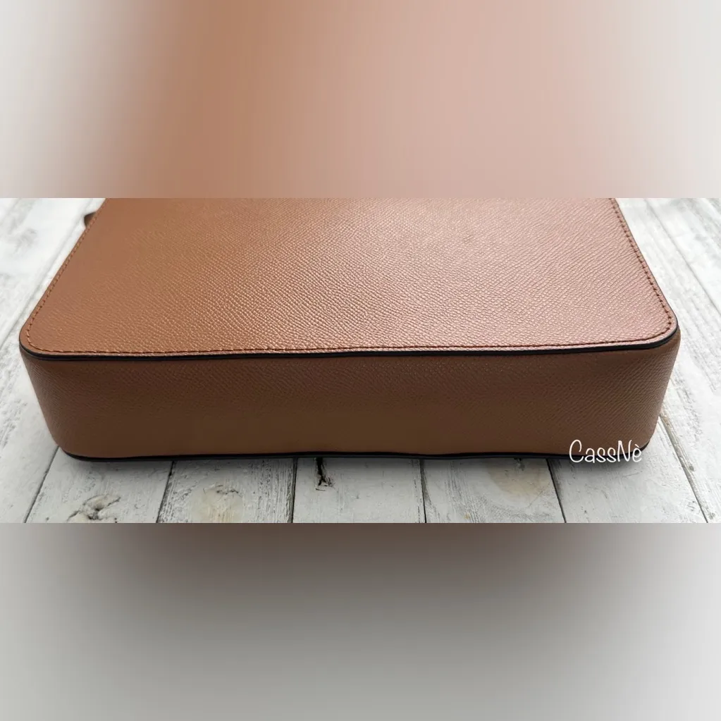 Michael Kors Jet Set Large Saffiano Leather Crossbody Bag - Image 10