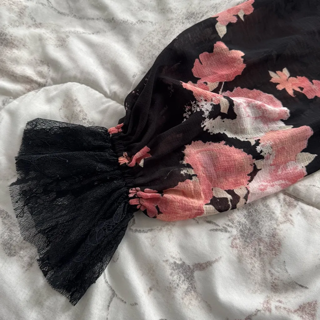 Free People Daphne floral lace Black and Pink cropped long sleeve blouse, size S - Image 10