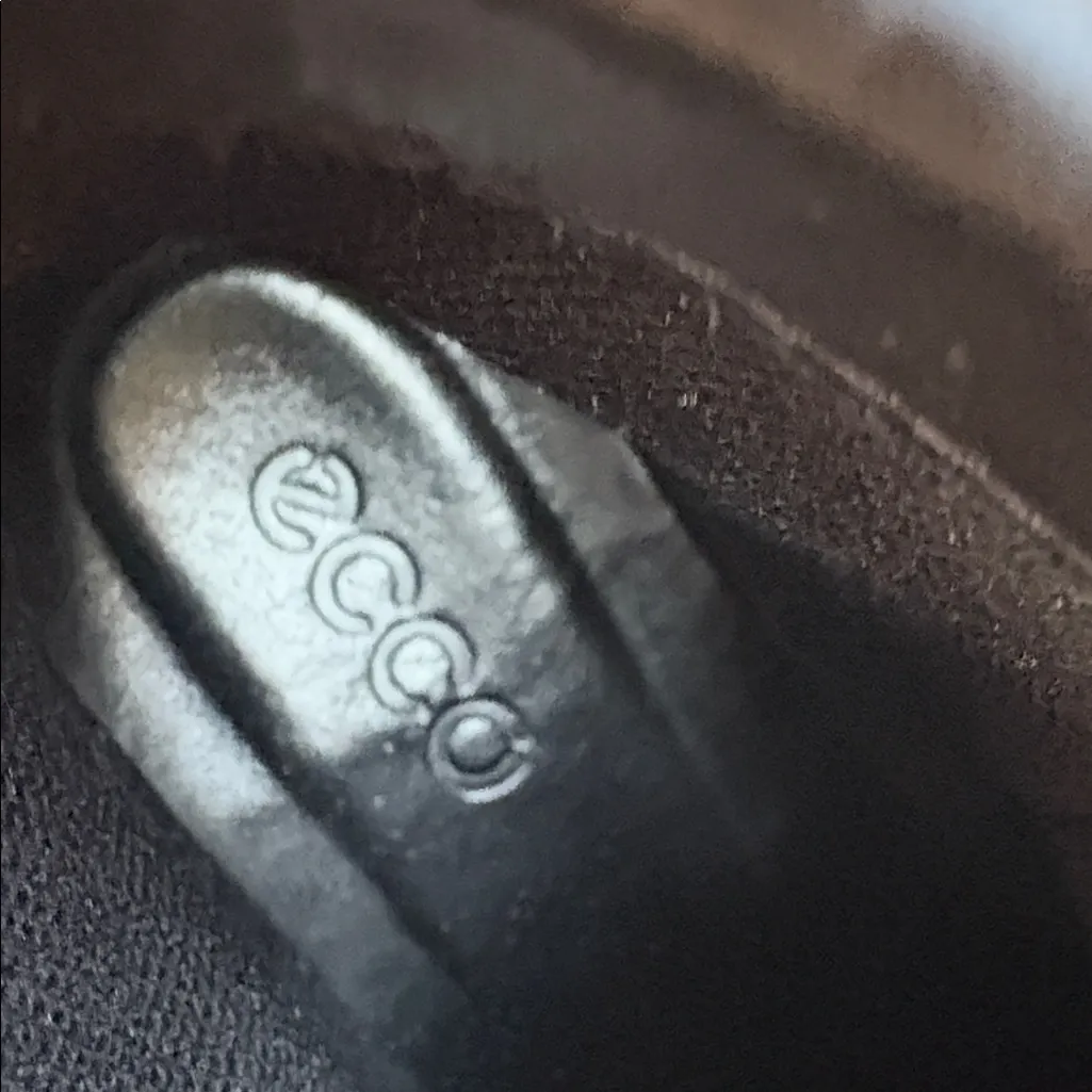 EUC Ecco Leather Ankle Boots Black Size 8 - 8.5 - Image 5