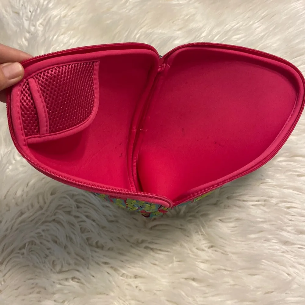 Lilly Pulitzer Make up bag size long 10” wide 8” no rips smell see pictures - Image 4