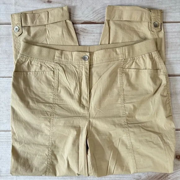 Chico’s Khaki Tan Lightweight Cotton Relaxed Fit Convertible Cropped Pants - Image 1
