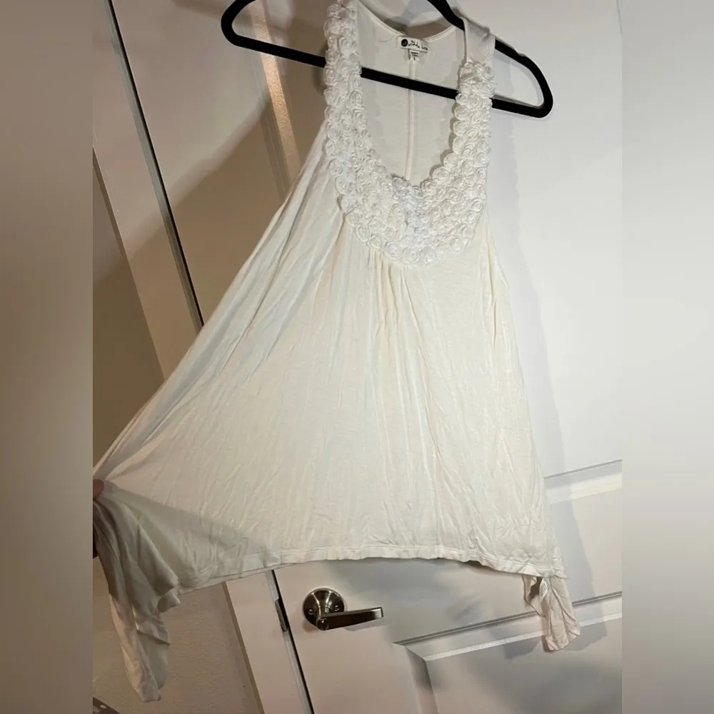 Vitta Luna White Fabric Flowered Scoop Neck Tank Top Blouse Size Large - Image 2