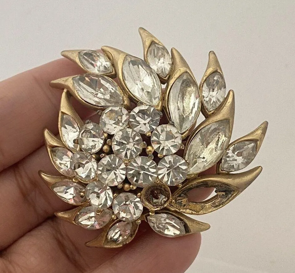 Vintage SPHINX Clear Rhinestone Large Brooch/Pin MISSING 2 RHINESTONE - Image 4