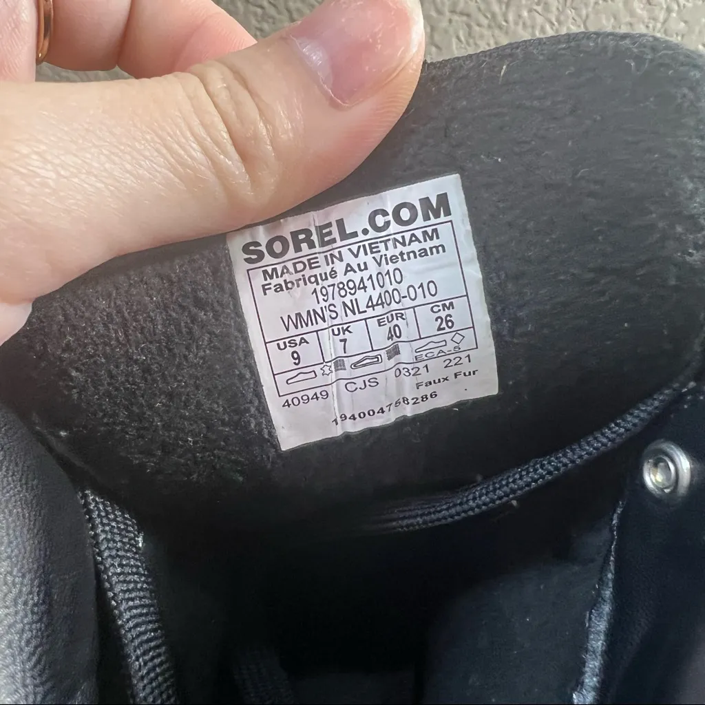 Sorel Kinetic RNEGD Sport Winter Boots Womens Sz 9 Black Waterproof Insulated - Image 10