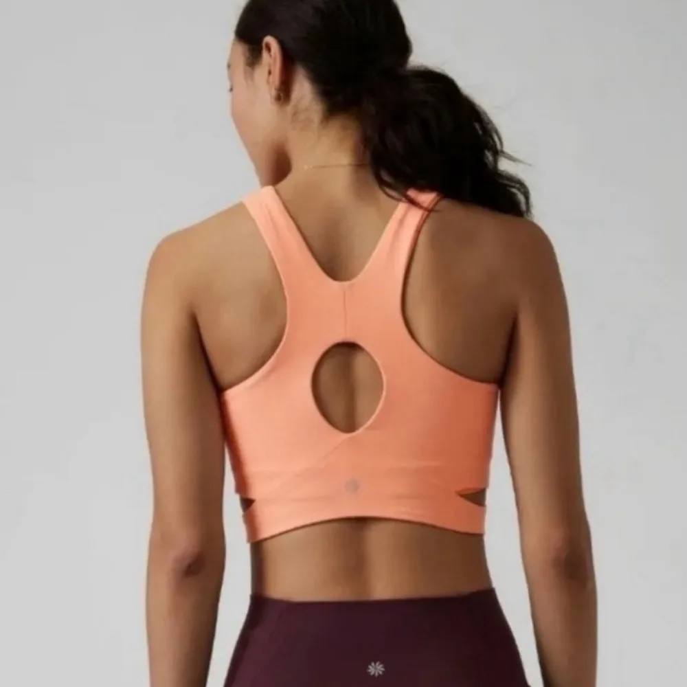 Athleta Conscious Cut Out Crop D -DD XS - Image 2