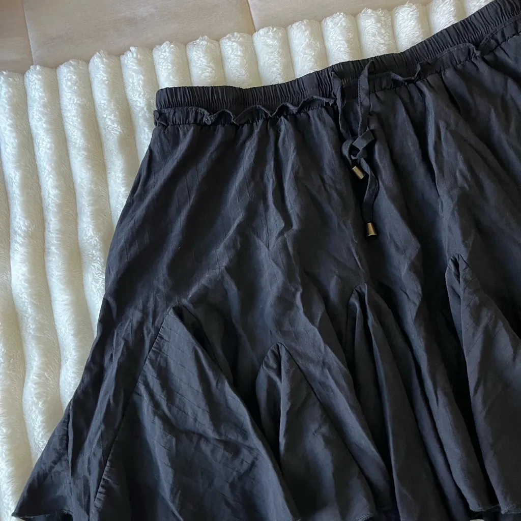 Entro Black Flowy Skirt - Image 2