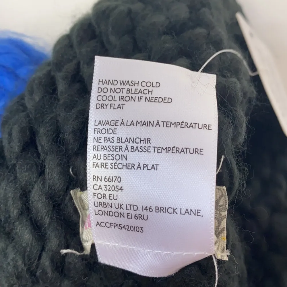 Free People Cozy Up Pom Beanie blue black NWT - Image 3