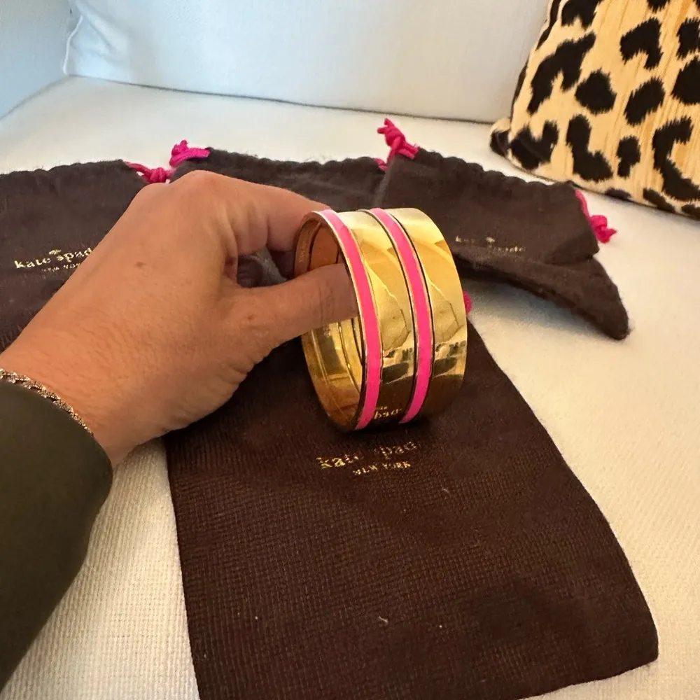 KATE SPADE 4 BANGLES GOLD AND PINK 4 DUST BAGS BEING SOLD TOGETHER - Image 5