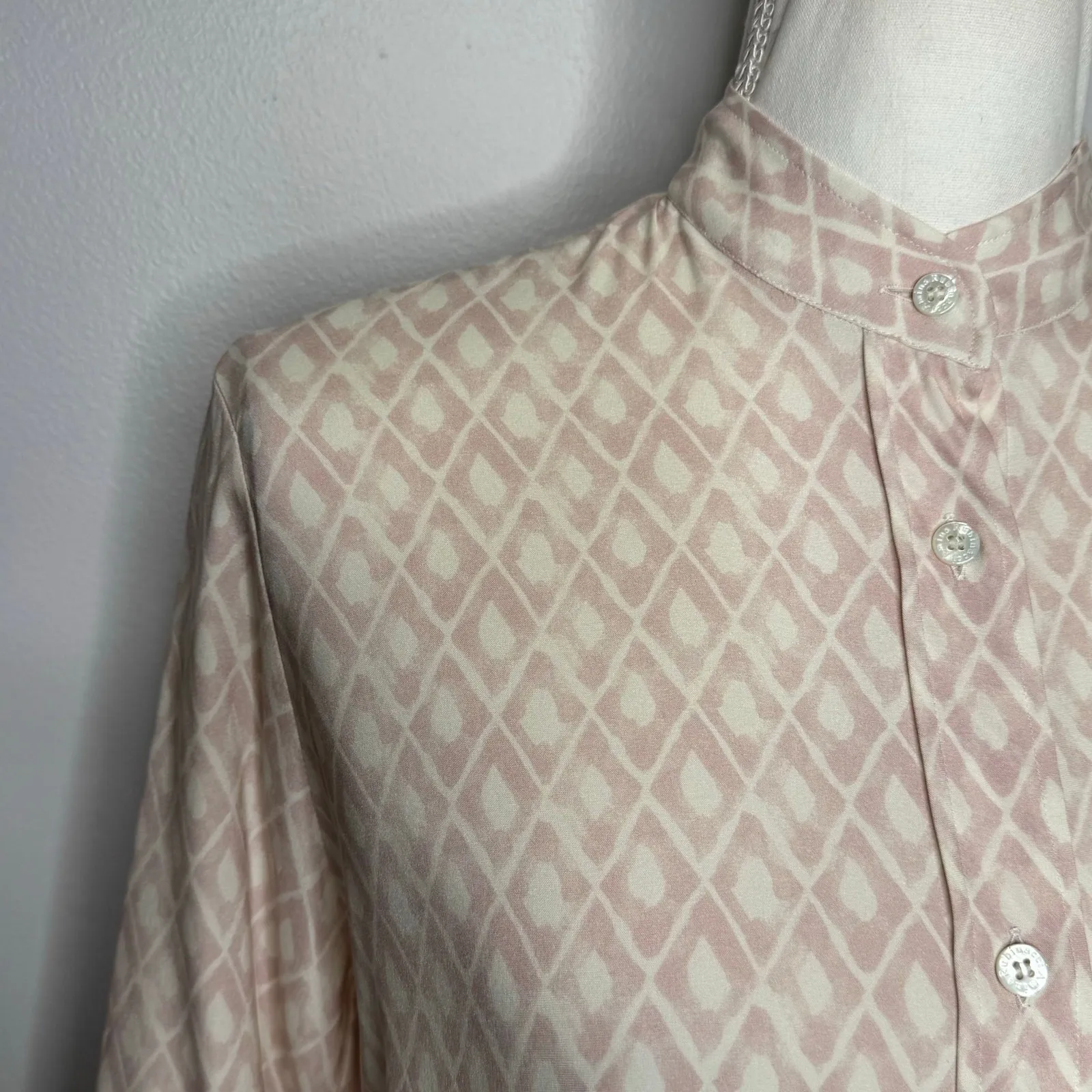 Amina Rubinacci Button Up Shirt Size 42‎ Small Pink Stretch Silk 3/4 Sleeves - Image 4