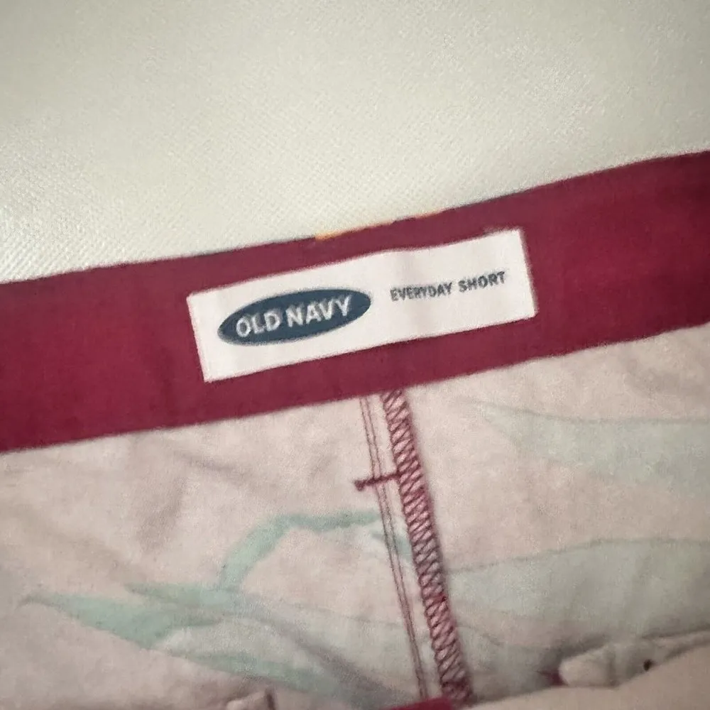 Old Navy Shorts Womens 8 Pink Tropical Floral Everyday Short Vacation Chino - Image 3