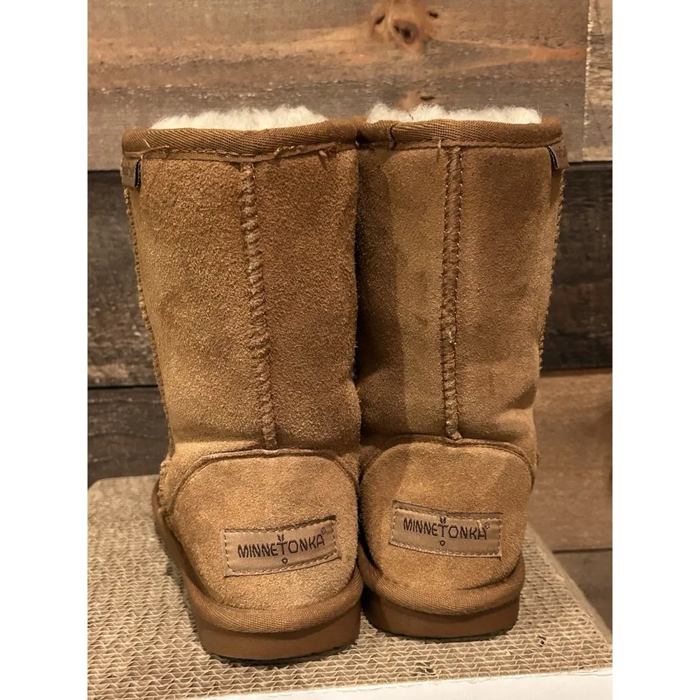 Minnetonka Boots Womens 6 M Olympia Short Winter Snow Boot Brown Suede Flats EUC - Image 2