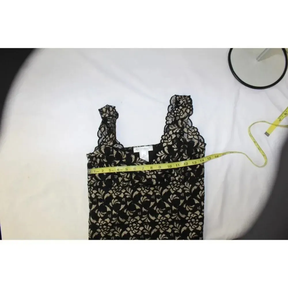 White Black House Market ladies crop top size M - Image 6