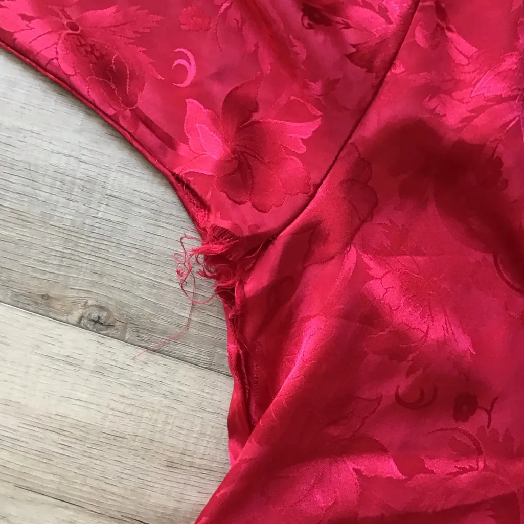 Vintage Victoria’s Secret Gold Label Red Robe Brocade Floral P/S- FLAWED - Image 4