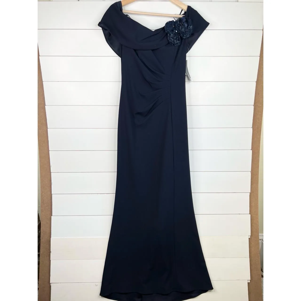 XSCAPE Navy Blue Off Shoulder Ruched Floor Length Evening Gown Dress Size 6 - Image 3
