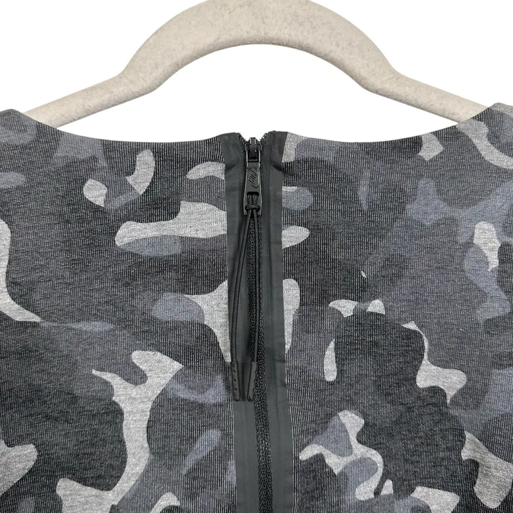 Nike Tech Women’s Sz M Sweatshirt Gray Camo Pullover Cropped Crew Neck Thumb - Image 7