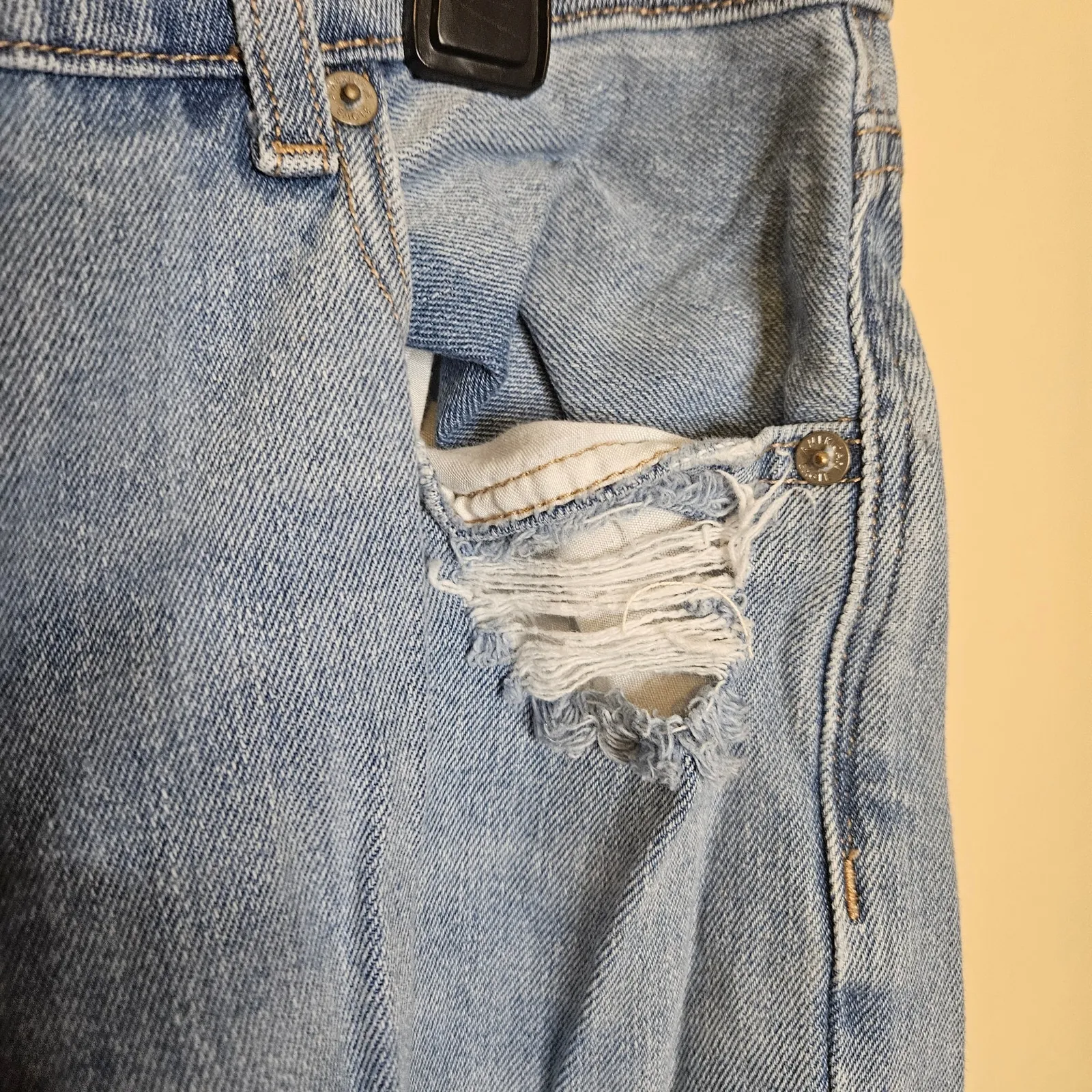 American Eagle AEO Size 14 Short Distressed Light Blue Jeans - Image 5