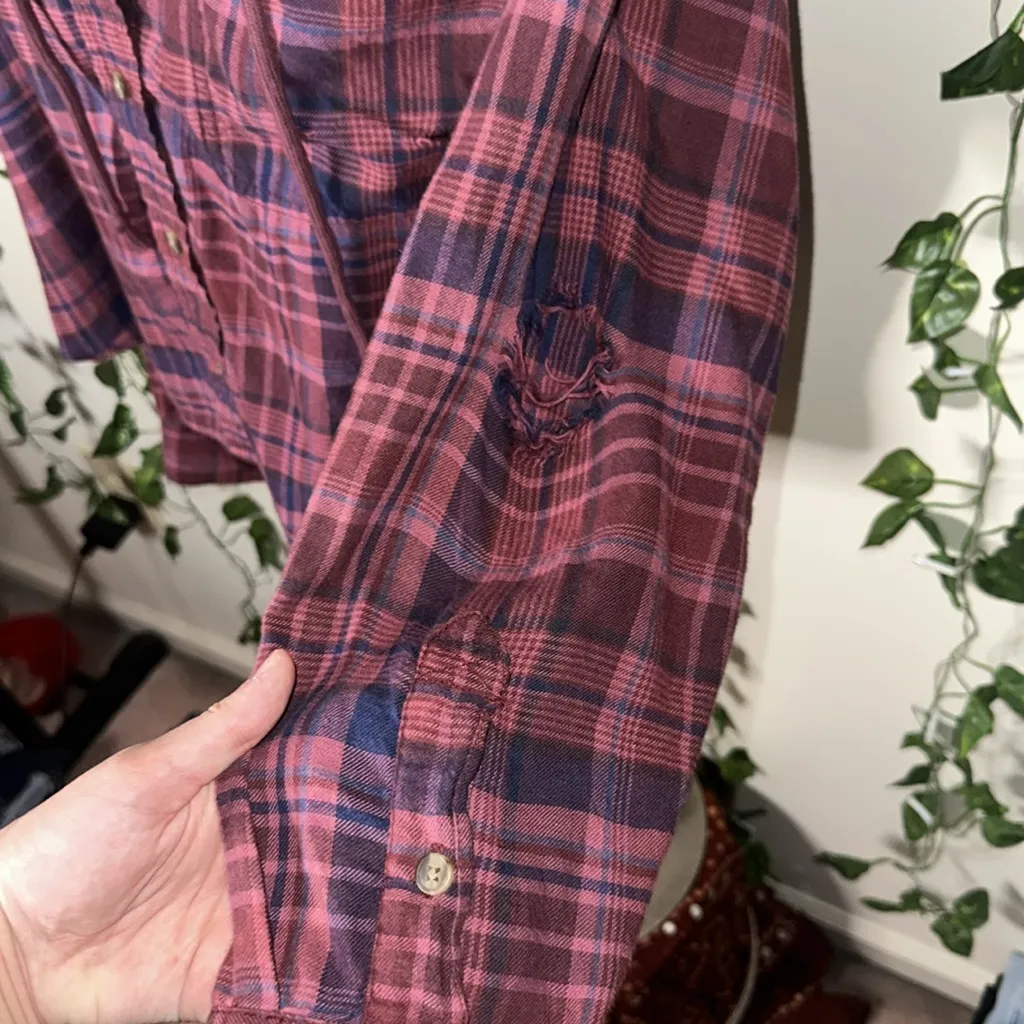 American Eagle Semi Cropped Plaid Distressed Flannel - Image 4