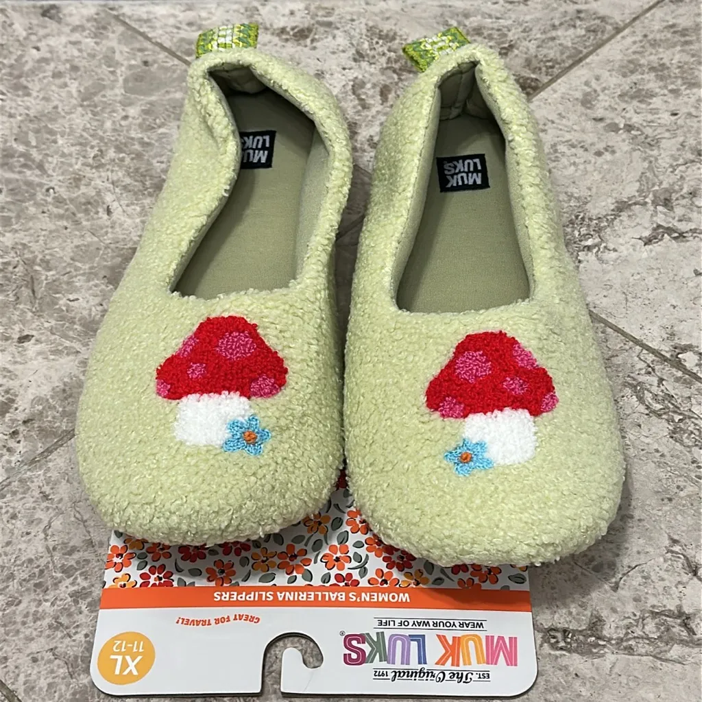 Muk Luks Ballerina Slippers NEW Lime Mushroom Green Size undefined - Image 2