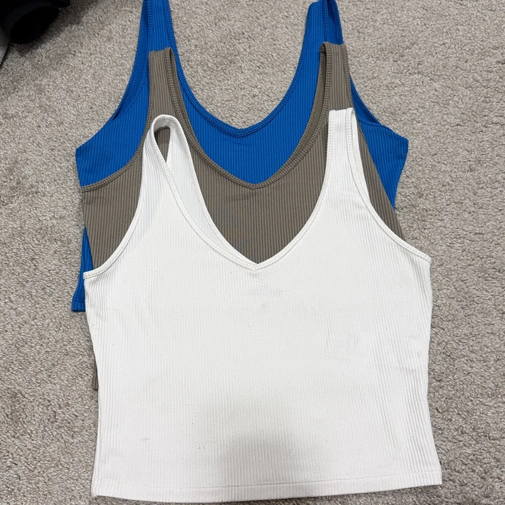 3 Hollister Ribbed Seamless Fabric V-neck Tank Blue - Light Brown - White Size L - Image 3