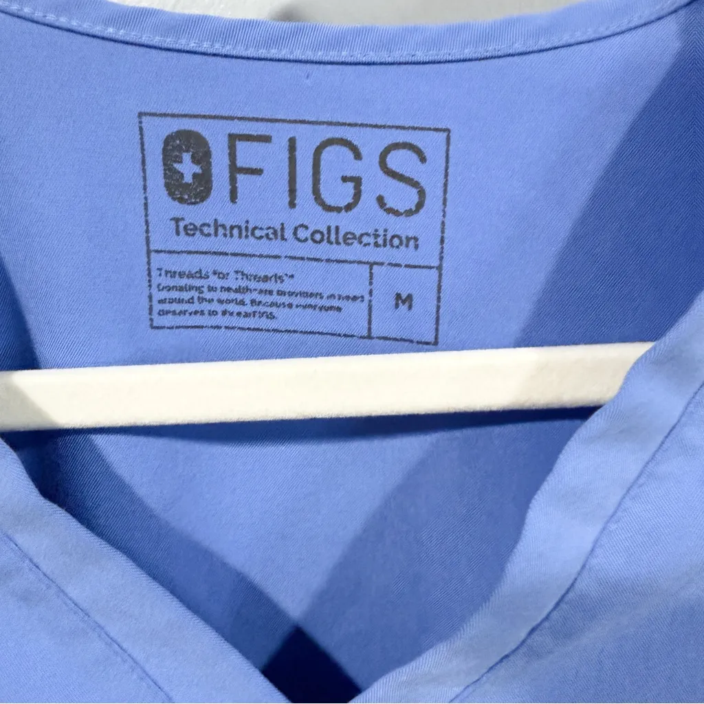 FIGS Catarina One-Pocket Scrub Top Ceil Blue Size M - Image 2