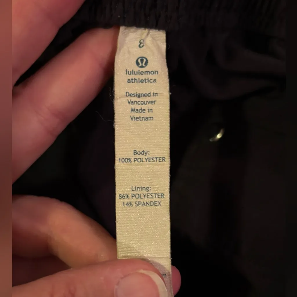 Lululemon Spring Break Away shorts sz 8 - Image 4