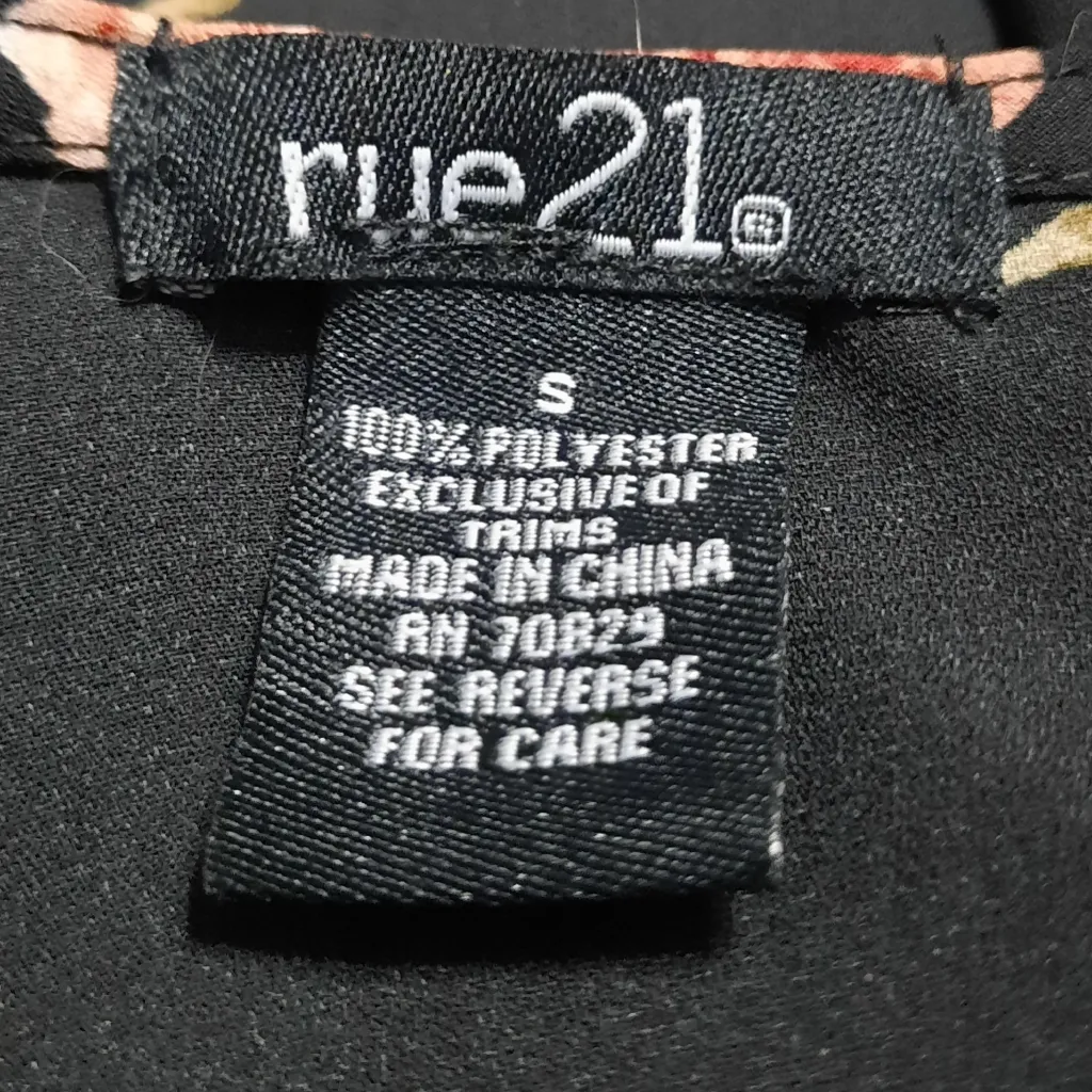 Rue 21 Floral Blouse Size Small - Image 3