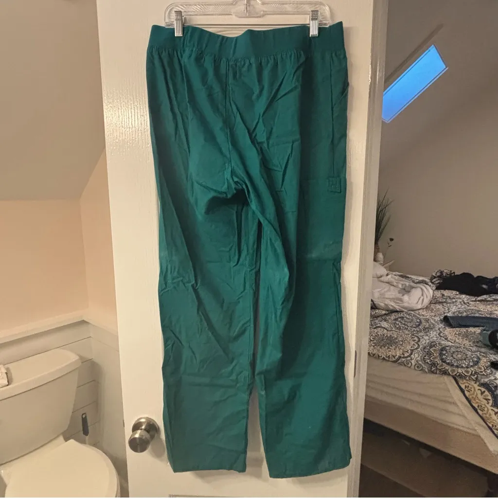 NWT Cherokee Flexible Pant Hunter - Image 4