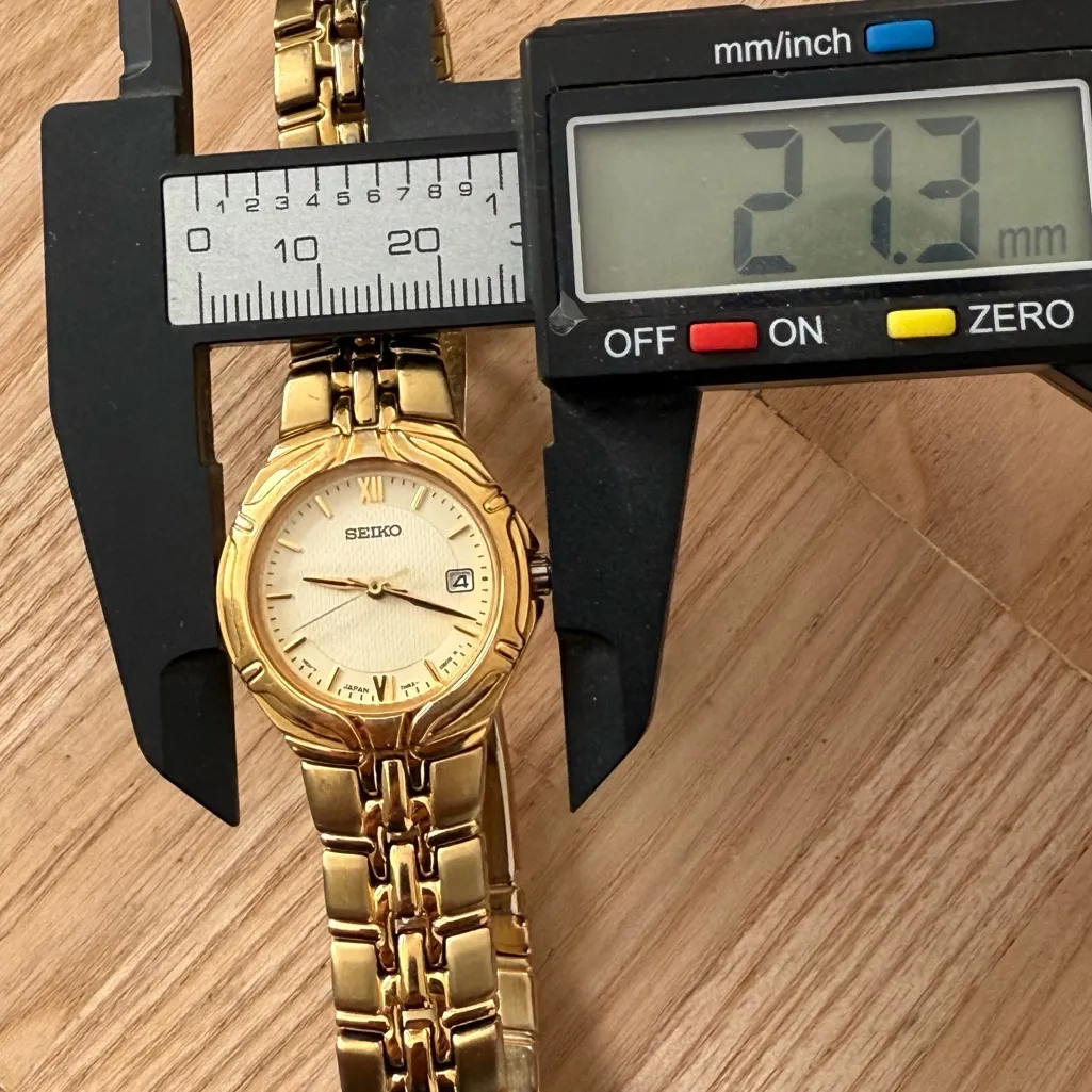 Seiko Vintage Ladies Watch Gold-Tone Dial, Case, Hands, Markers, and Bracelet - Image 11
