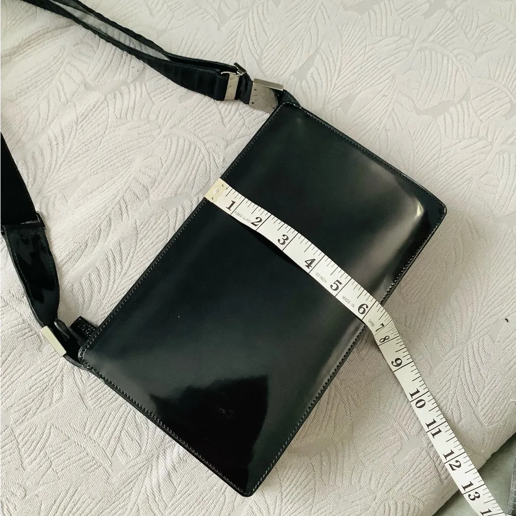 Authentic GUCCI leather crossbody 🖤🖤🖤 - Image 8