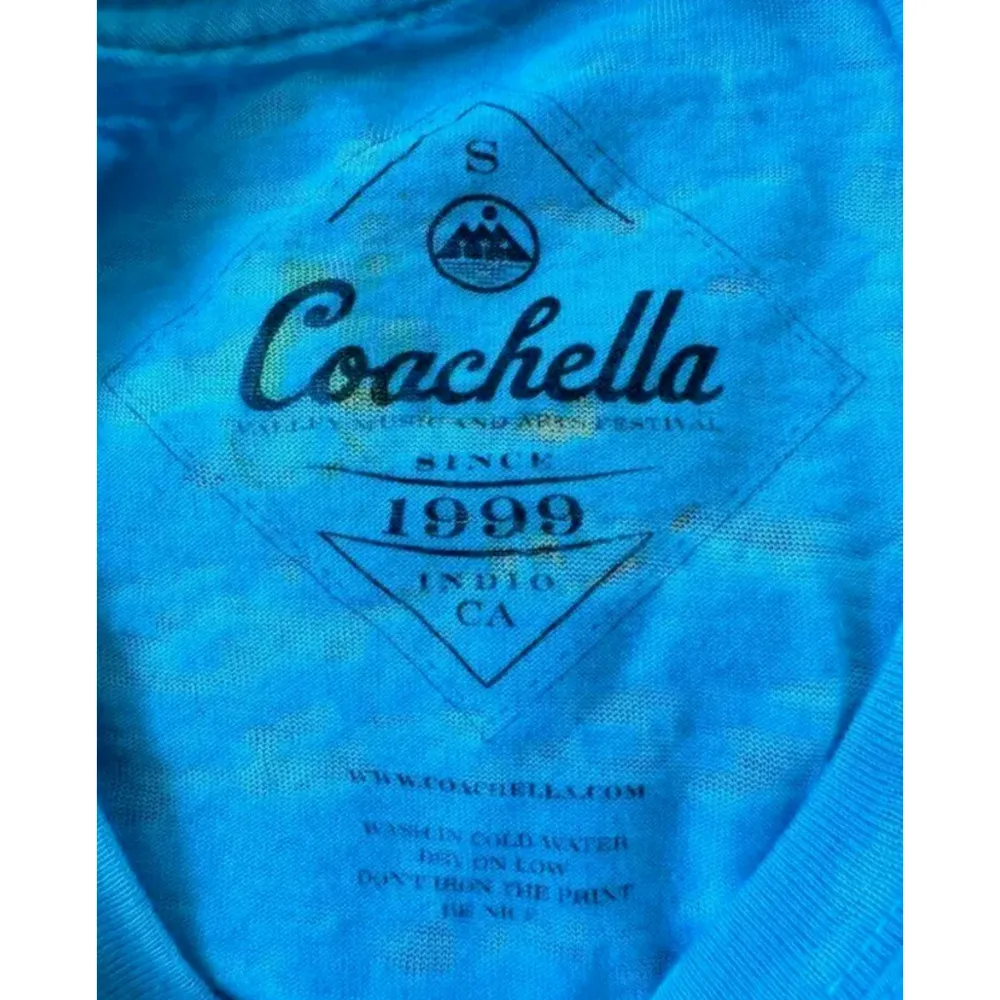 Coachella 92201 tshirt Tee Size Small turquoise blue baby festival bright - Image 5