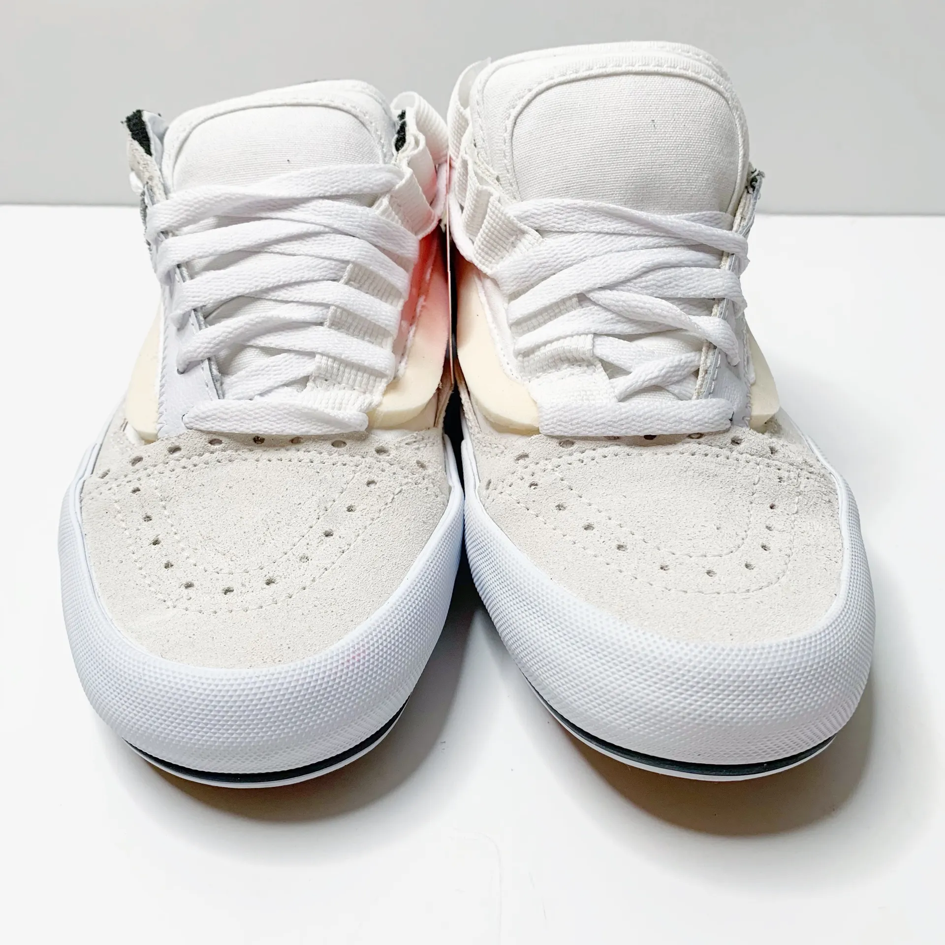 NEW  OLD SKOOL CAP True White Sneakers Black womens 8.5 shoes - Image 4