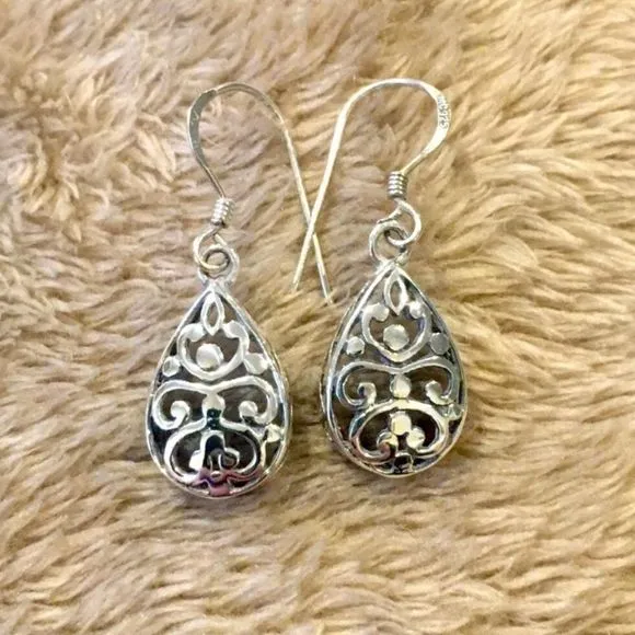VINTAGE Sterling Silver Filigree Scroll Cutout Teardrop Shaped Dangle Earrings - Image 1
