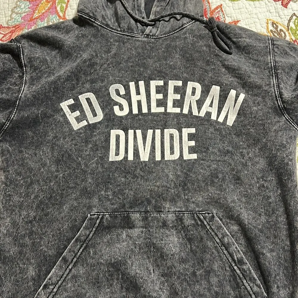 Ed Sheeran Divide Tour small acid wash grey pullover hoodie concert distressed Gray - Image 5