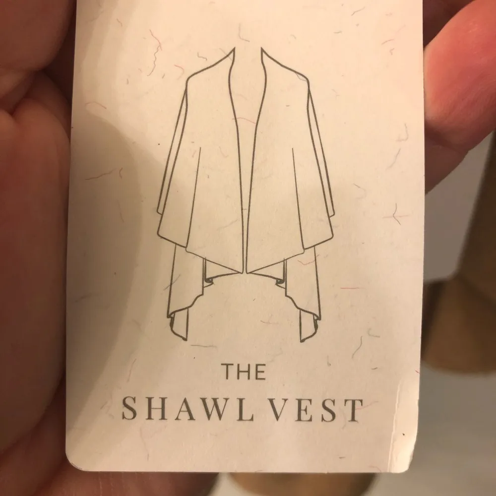 NWT  Solitaire Vest in Camel O/S - Image 12