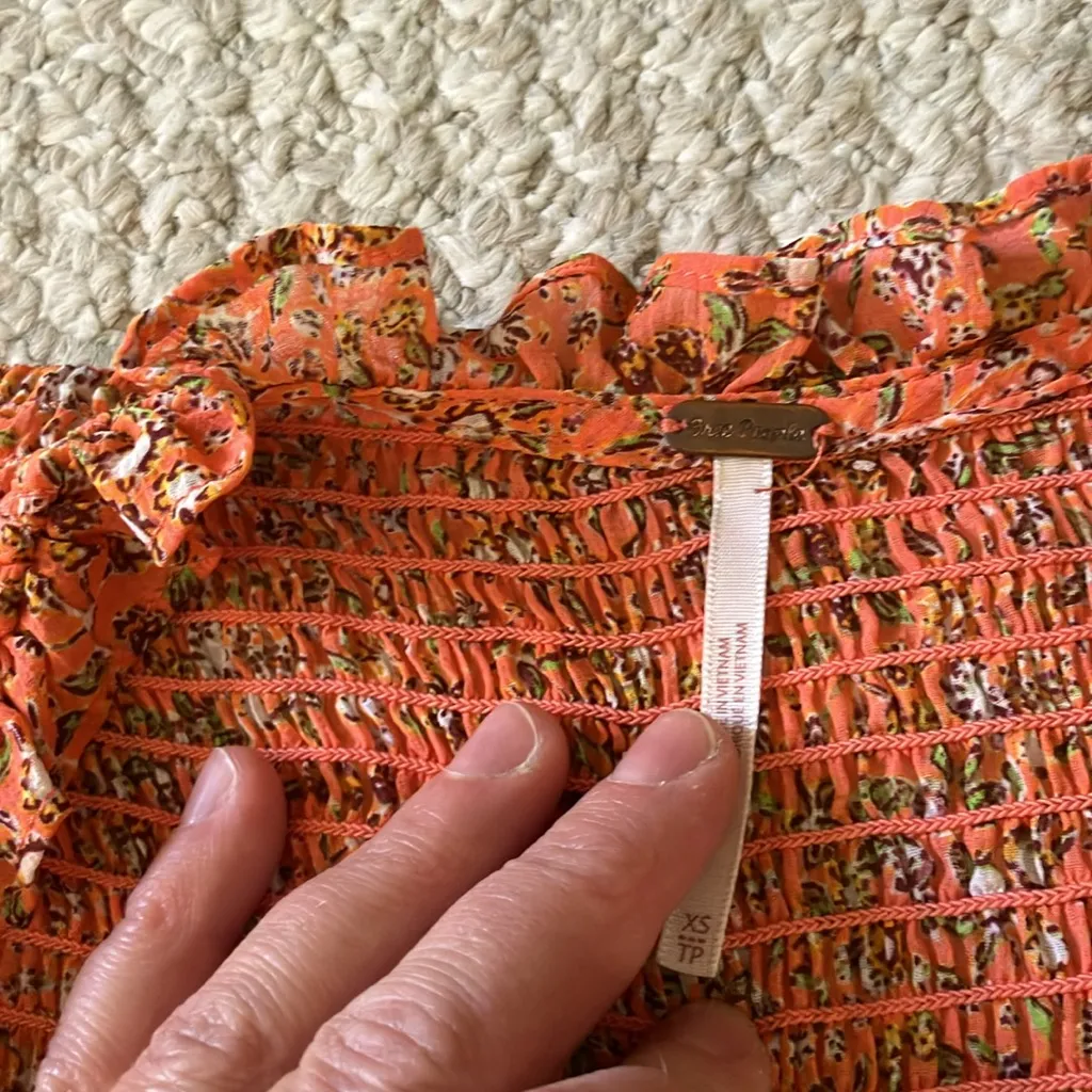 Free people Lela sheer top EUC - Image 5