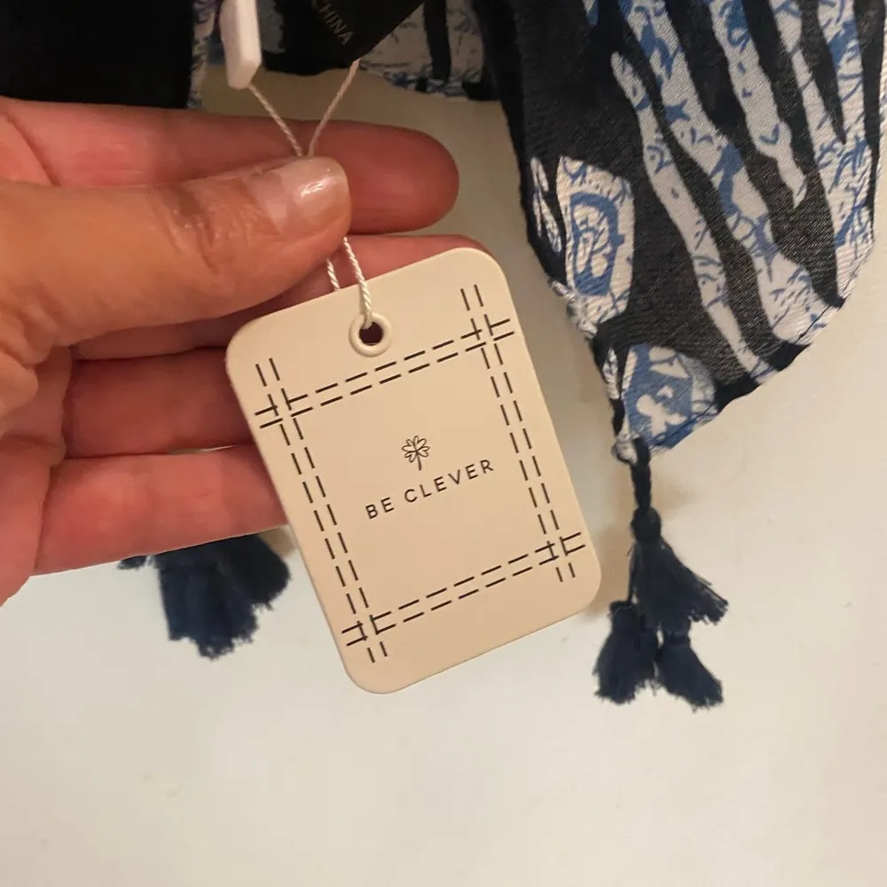 Be Clever Women’s Shawl Sleeved Cover Up Blue White Boho Print L Large NWT - Image 4