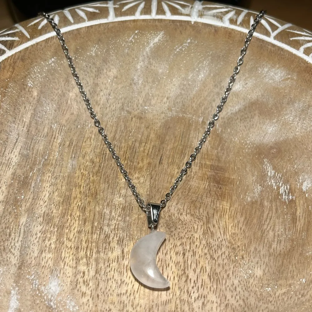 NWOT Rose Quartz Moon Silver Necklace - Image 6
