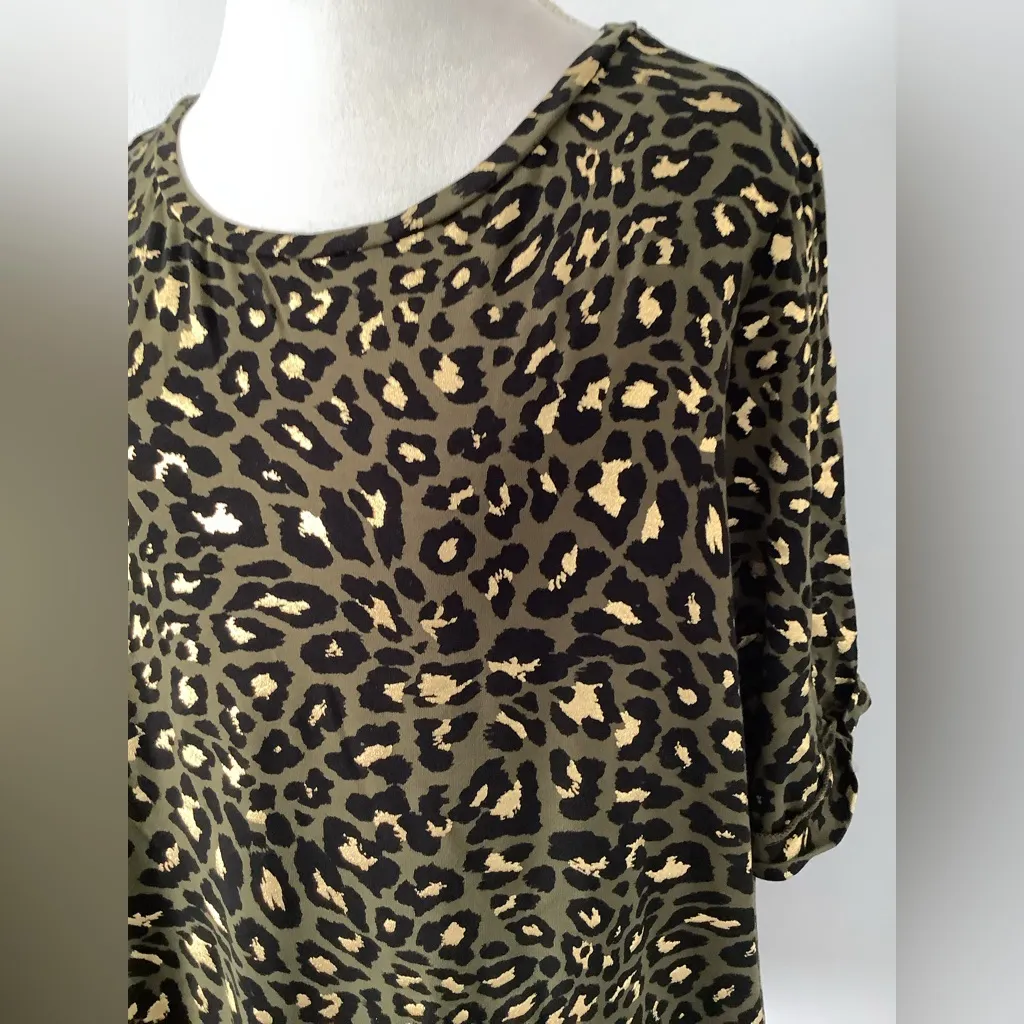 Nice soft Chico’s blouse 🌼 - Image 3