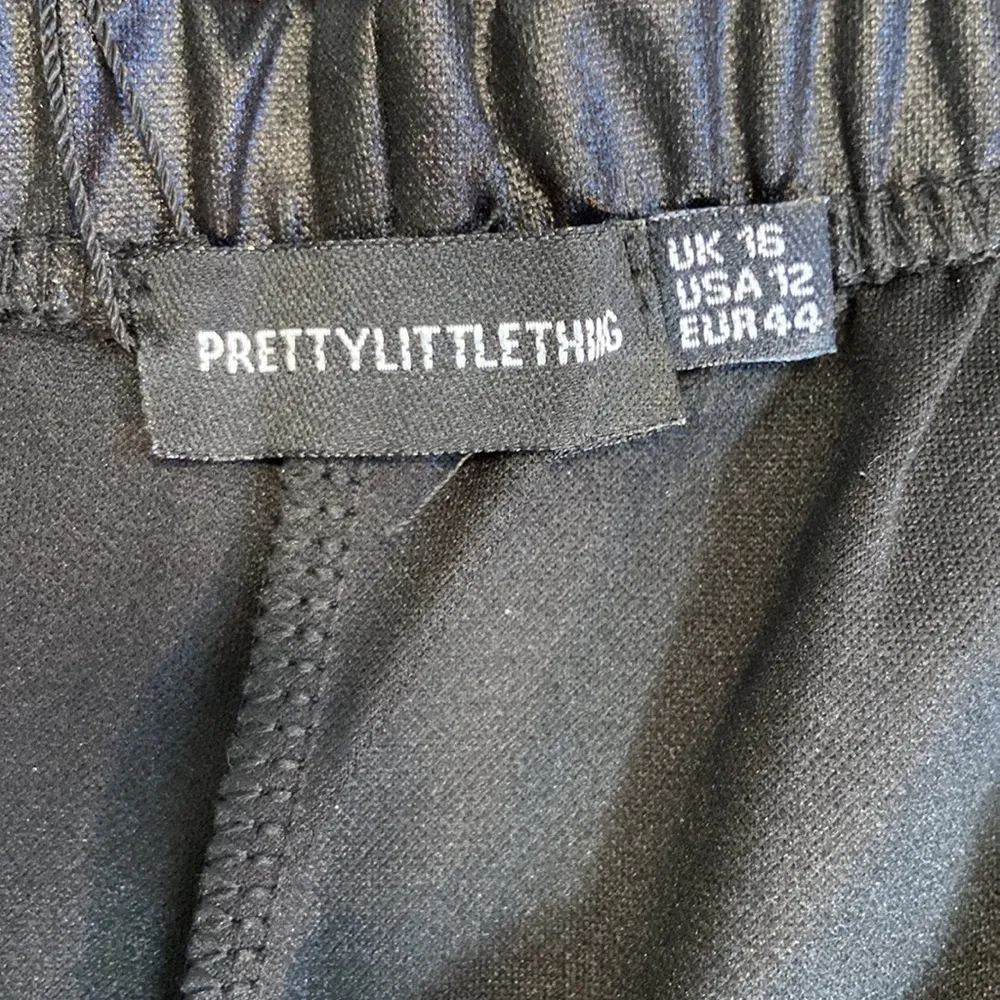 PrettyLittleThing Scuba Wet Look Cycle Shorts Size 12 NWT - Image 10